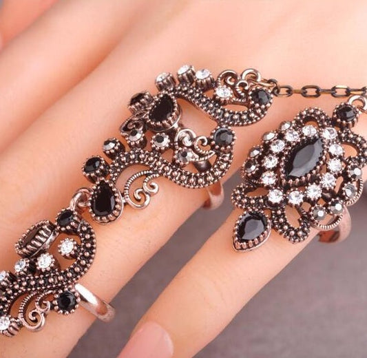 Turkish Vintage Double-Finger Ring – Ethnic Floral Statement