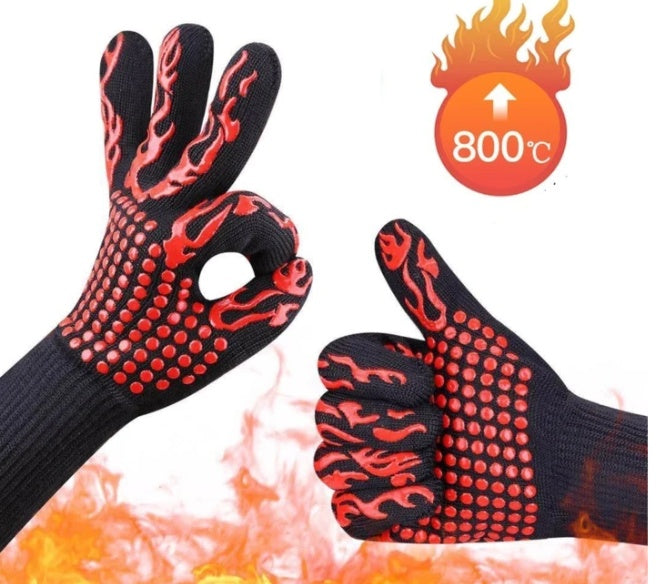 Black gloves with red flame pattern and fire illustration indicating 800°C temperature on a white background.