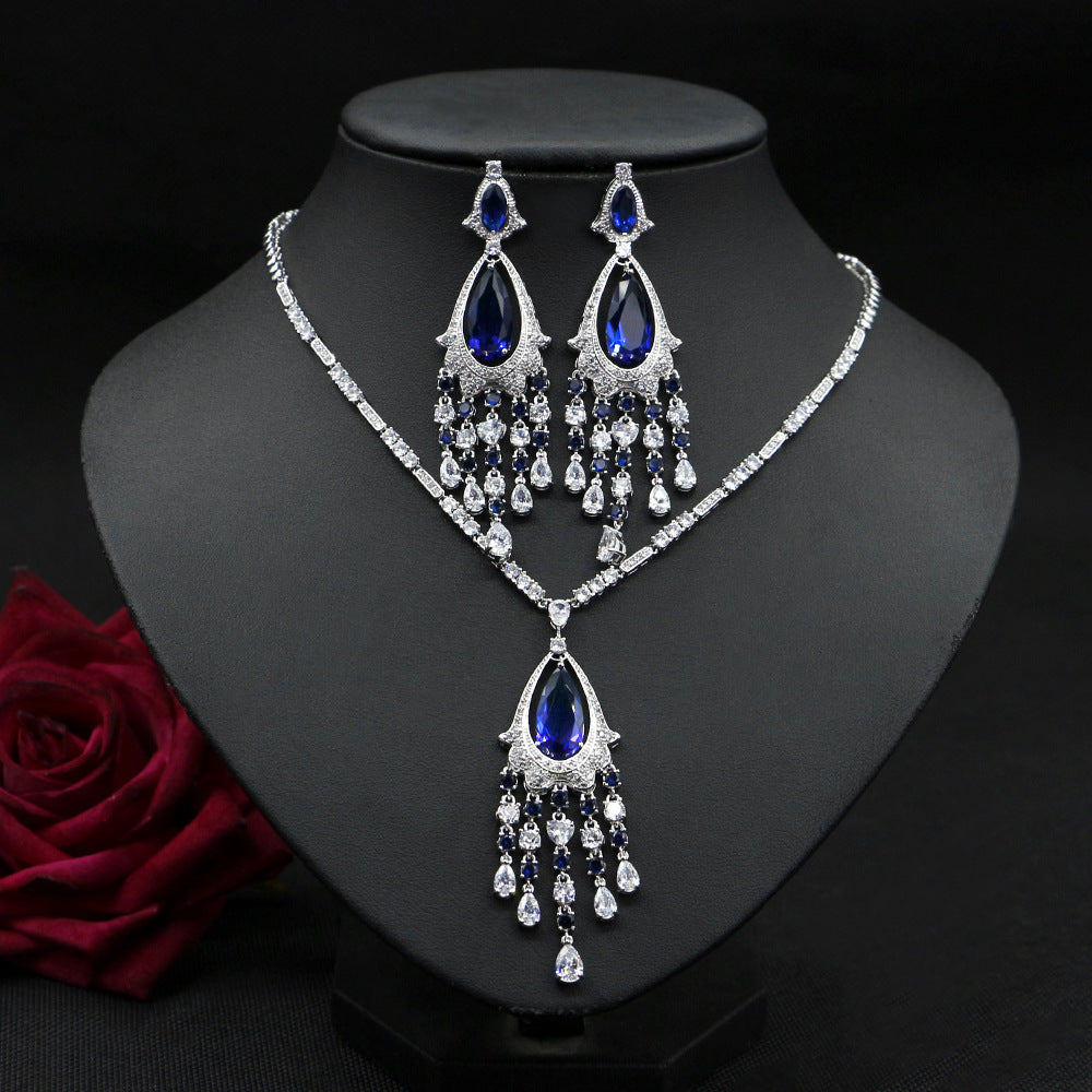 Vintage Blue Zircon-Style Bridal Necklace & Earrings Set o mannequin torso